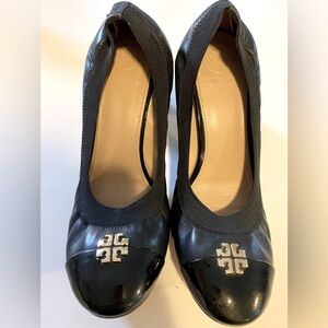 Tory Burch 'Jolie' 75mm Pump Black Gold Leather Womens Size 8.5